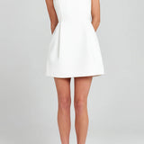 Cindy | Feminines Mini-Kleid mit Blumenapplikationen