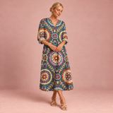 Figurschmeichelndes Sommerkleid mit Print