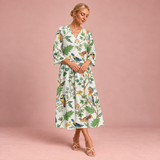 Figurschmeichelndes Sommerkleid mit Print