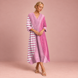 Figurschmeichelndes Sommerkleid mit Print