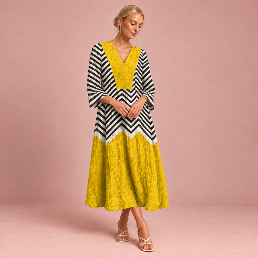 Figurschmeichelndes Sommerkleid mit Print
