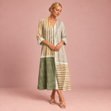 Figurschmeichelndes Sommerkleid mit Print