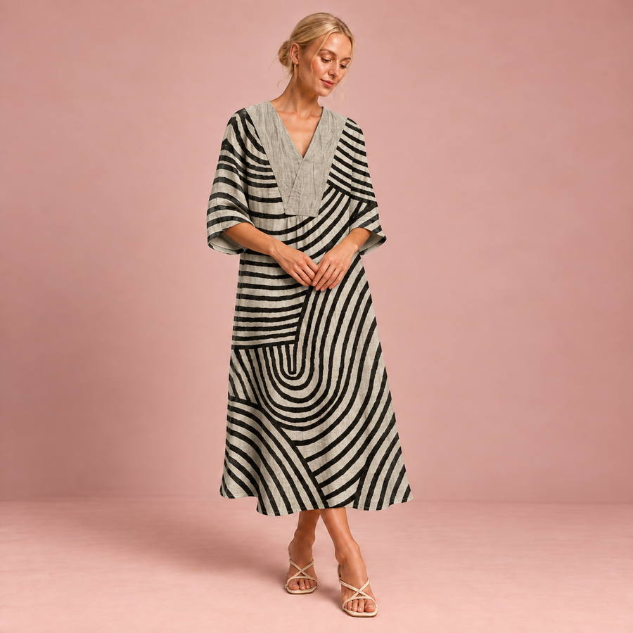 Figurschmeichelndes Sommerkleid mit Print