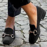 SCHWARZE LOAFERS MIT GOLDENEM BIT