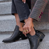 ANKLE BOOT MIT STERNDETAILS