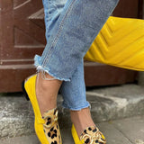 GELBE LOAFER MIT TIERDRUCKDETAIL