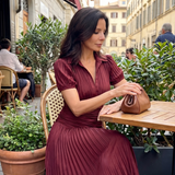 Theodora | Plissierter Taillenstreifen Midi-Kleid