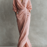 Rosa minimalistisches Maxikleid für Damen mit V-Ausschnitt