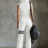 Retro-inspirierter schwarzer ärmelloser Kapuzen-Jumpsuit mit sportlichen Spitzenstreifen