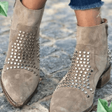 ANKLE BOOTS MIT Nieten
