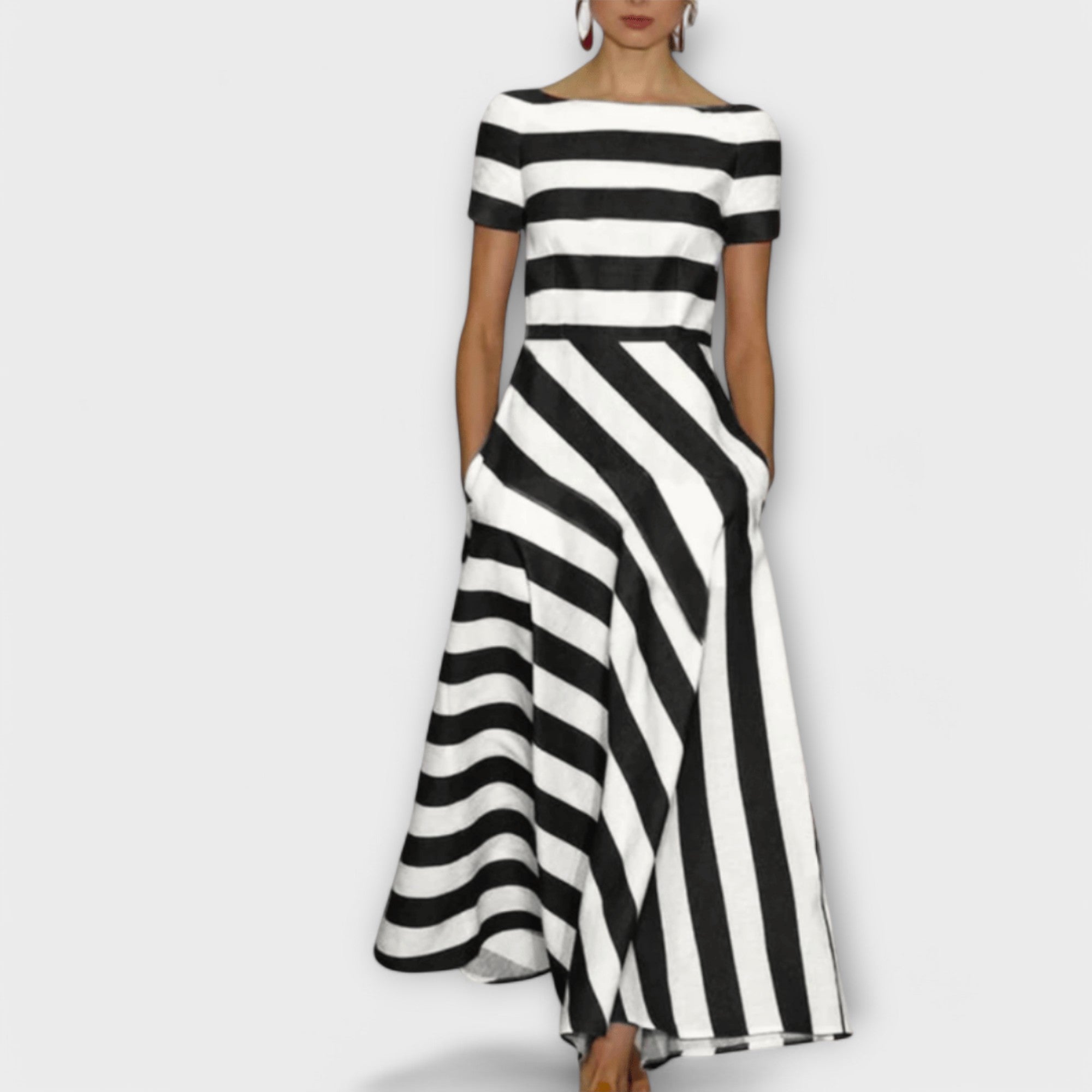 Janell - Gestreiftes Maxikleid mit langer Silhouette
