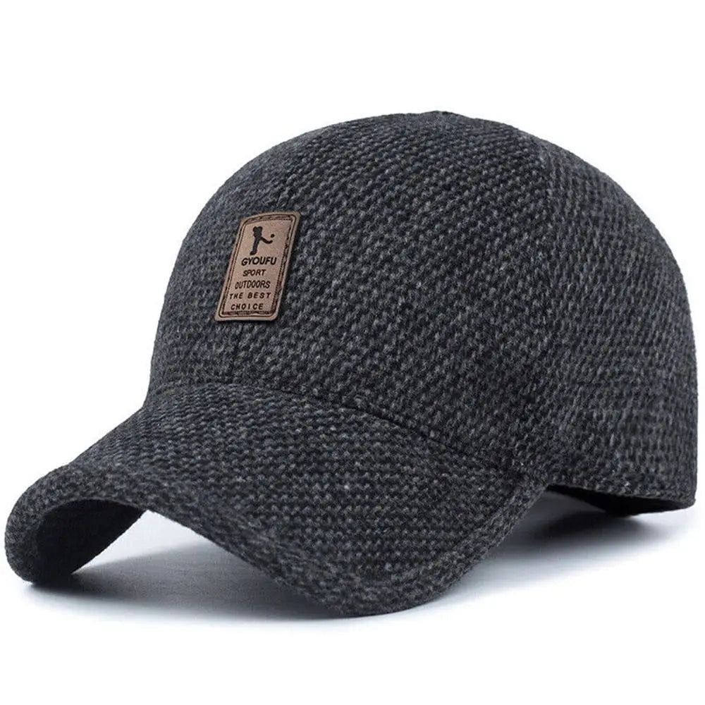 Klassische Wintermütze mit Ohrenschutz und Snapback-Design