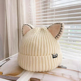 Gestrickte Wintermütze mit Katzenohren von PurrWarm