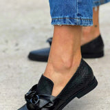 SCHWARZE LOAFERS MIT GLÄNZENDEM BOW
