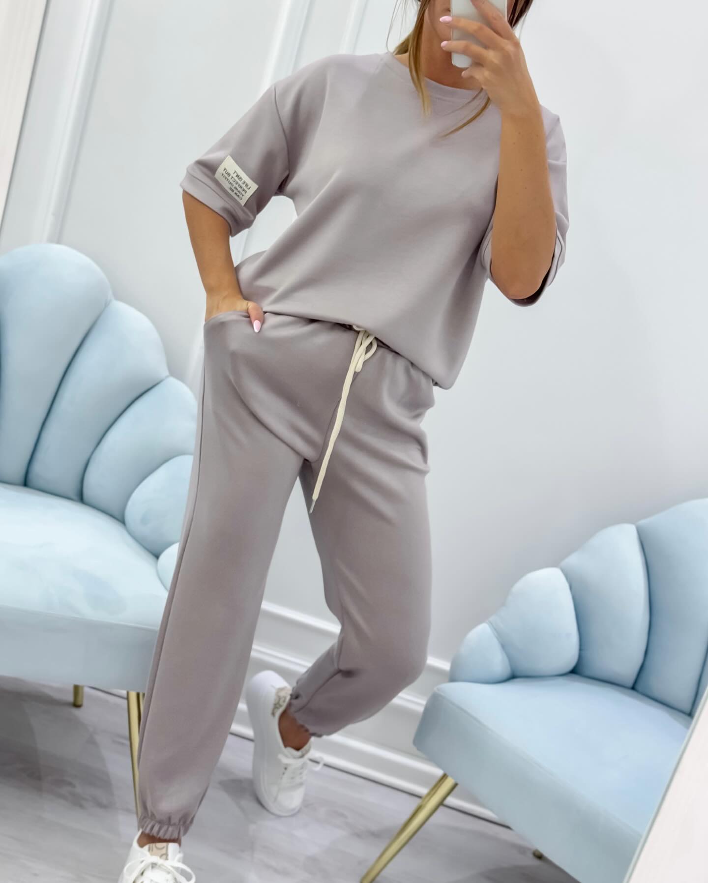 Damen Relaxed Outfit: Set aus solidem Oberteil und Hose