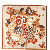 Quadratisches Tuch mit Blumenmuster