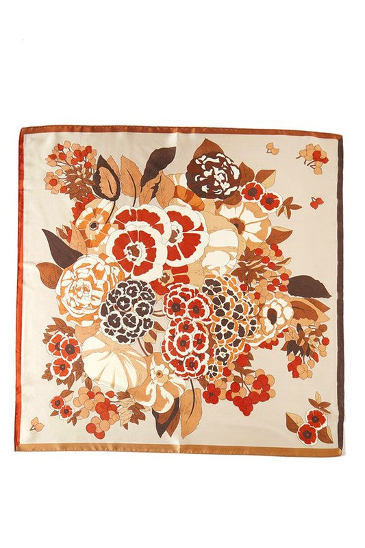 Quadratisches Tuch mit Blumenmuster