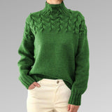 Eva - Damenpullover mit Zopfmuster-Detail