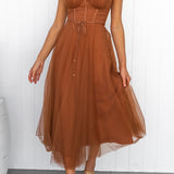 Zeitgenössisches Prinzessinnen-Maxi-Kleid mit Trägern für Partys