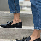 SCHWARZE LOAFERS MIT GLÄNZENDEM BOW