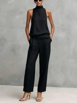 Elegantes Damen-Set in Schwarz mit rundem Ausschnitt, ärmellosem Oberteil und Hose.