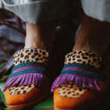 LOAFER MIT FRANSEN UND TIERDRUCK
