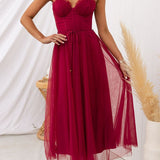 Zeitgenössisches Prinzessinnen-Maxi-Kleid mit Trägern für Partys