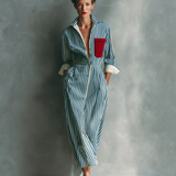 Damenhemdkleid in Blau und Weiß mit roter Brusttasche