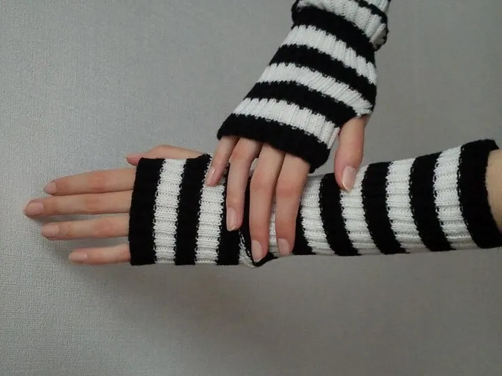 Lange fingerlose Strickhandschuhe (30 cm)