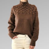 Eva - Damenpullover mit Zopfmuster-Detail