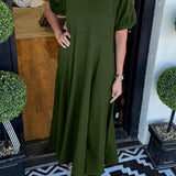 Elegantes Maxi-Kleid mit Puffärmeln und Rundhalsausschnitt