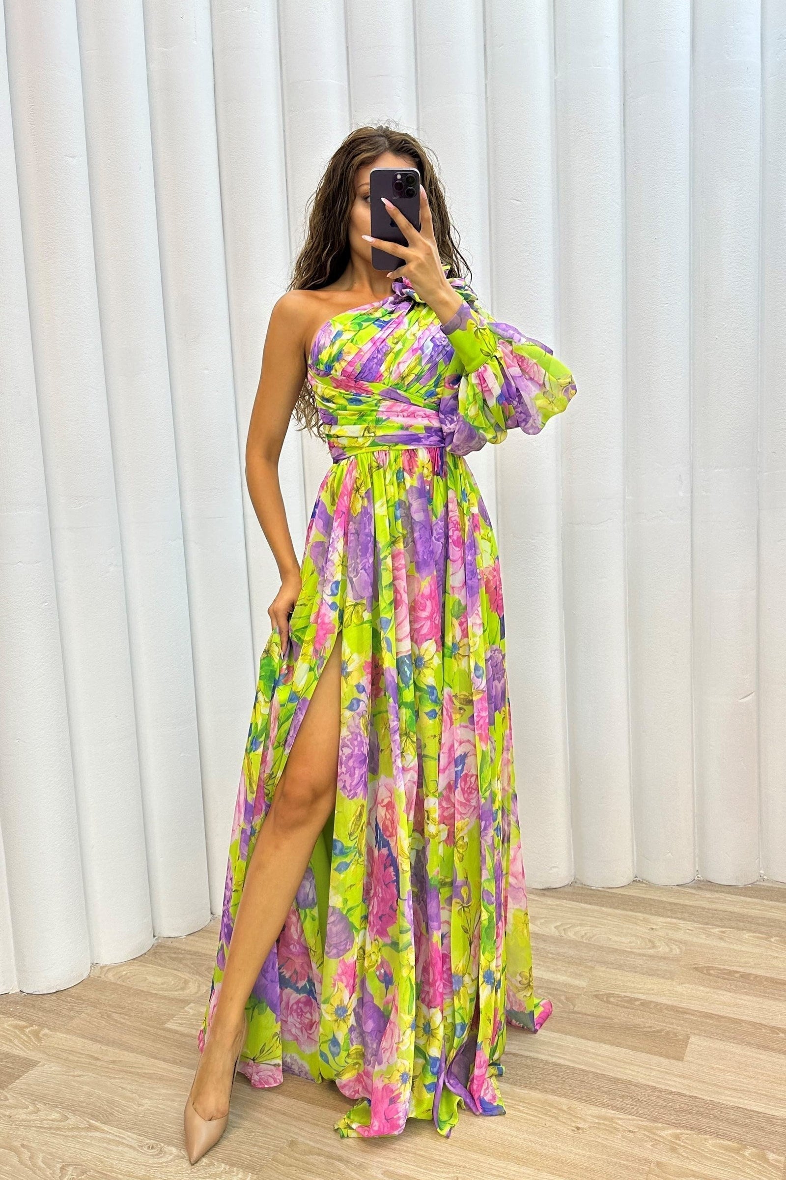 Whitney | Schickes Fließendes Schulterkleid für Sommeranlässe