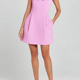 Cindy | Feminines Mini-Kleid mit Blumenapplikationen