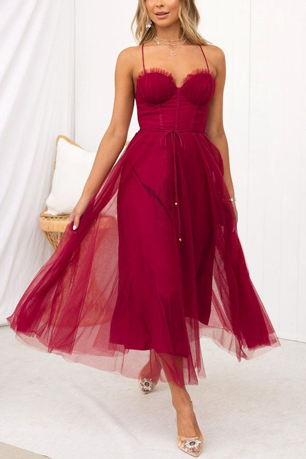 Zeitgenössisches Prinzessinnen-Maxi-Kleid mit Trägern für Partys