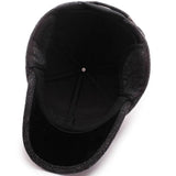 Klassische Wintermütze mit Ohrenschutz und Snapback-Design