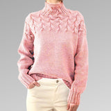 Eva - Damenpullover mit Zopfmuster-Detail
