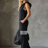 Retro-inspirierter schwarzer ärmelloser Kapuzen-Jumpsuit mit sportlichen Spitzenstreifen