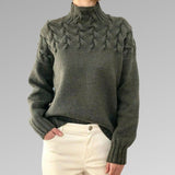 Eva - Damenpullover mit Zopfmuster-Detail