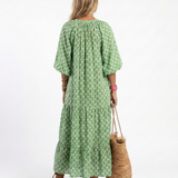 Apolline | Midi-Kleid mit dreiviertel Ärmeln und V-Ausschnitt im Muster