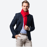 Roter Kaschmirschal mit weichem und warmem Material