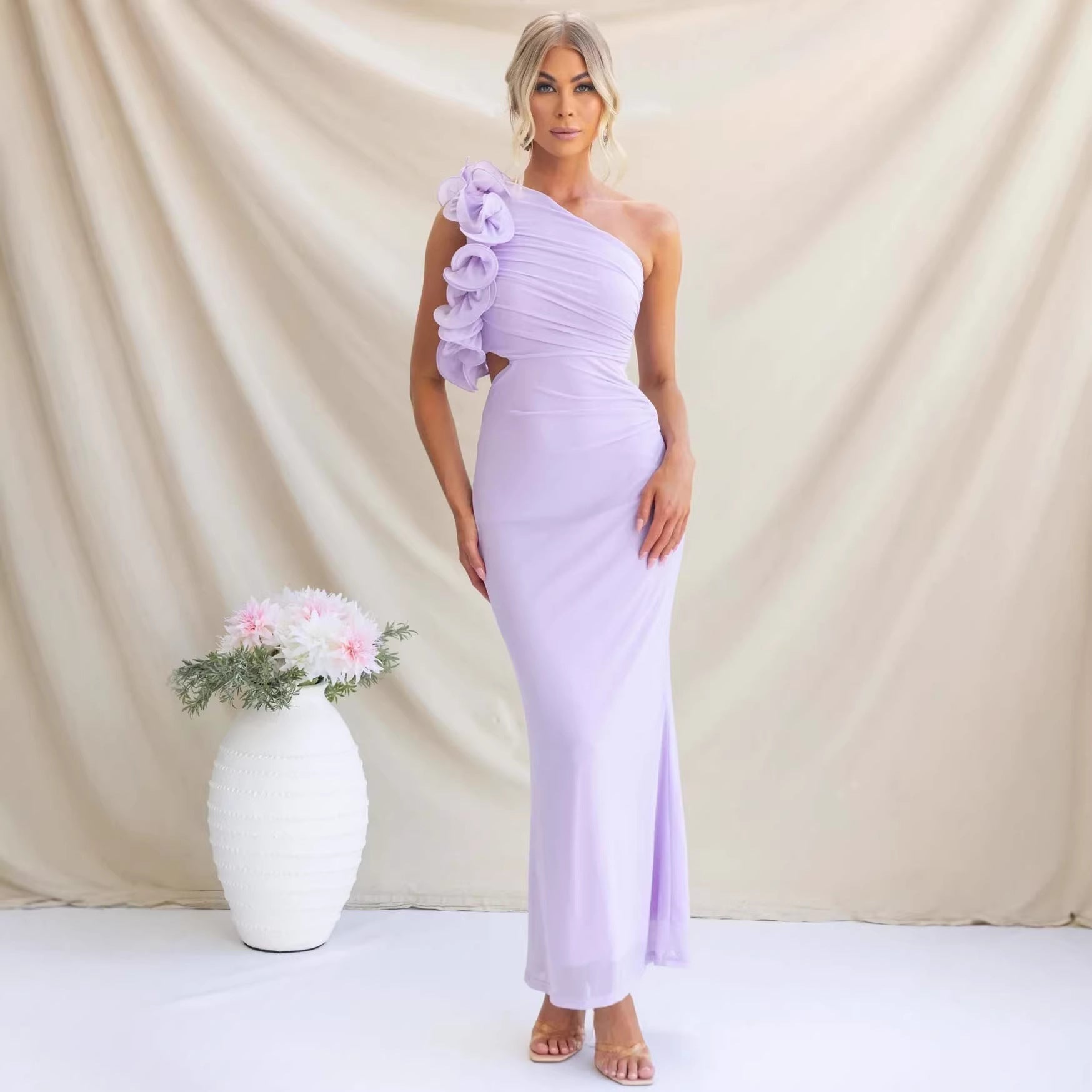 Damen Maxikleid mit einem Schulterträger und Rüsche