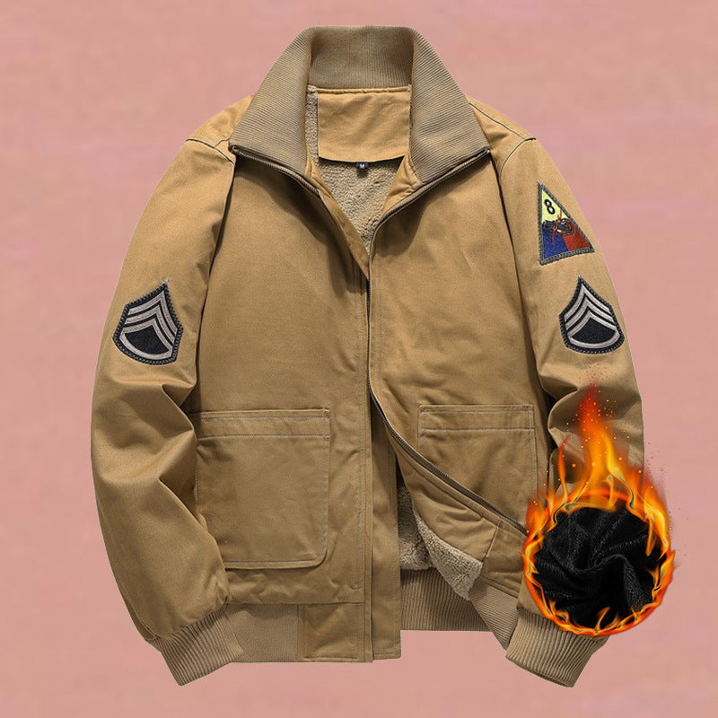 Herren Bomberjacke im Militärstil mit Patches und verdecktem Reißverschluss