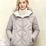 Damen wattierte Kurzjacke mit Herzsteppung, abgerundetem Saum und Kapuze