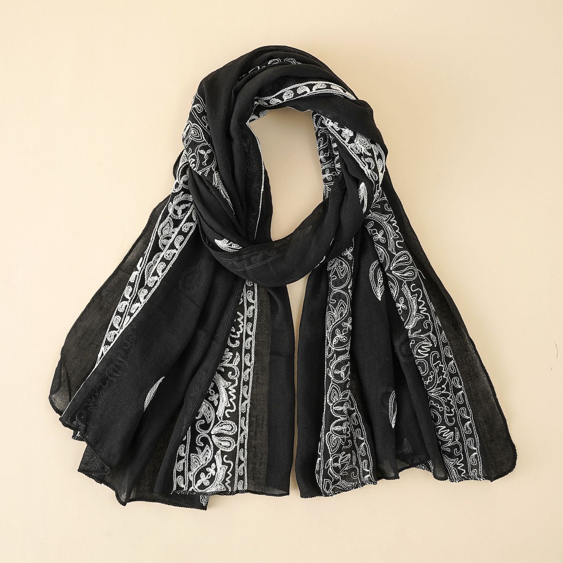 Damen Schal mit filigraner Stickerei