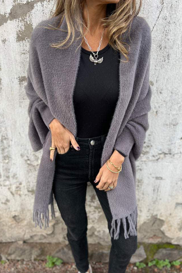 Fransen-Schal mit Strickmuster