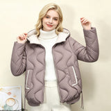 Damen wattierte Kurzjacke mit Herzsteppung, abgerundetem Saum und Kapuze