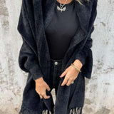 Fransen-Schal mit Strickmuster