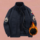 Herren Bomberjacke im Militärstil mit Patches und verdecktem Reißverschluss