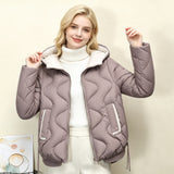 Damen wattierte Kurzjacke mit Herzsteppung, abgerundetem Saum und Kapuze