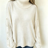 Mara | Damen Oversized Langarm-Turtleneck-Pullover mit Knöpfen